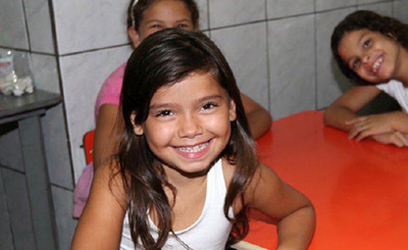Talita, ein Kind im Projekt Uere in Rio de Janeiro