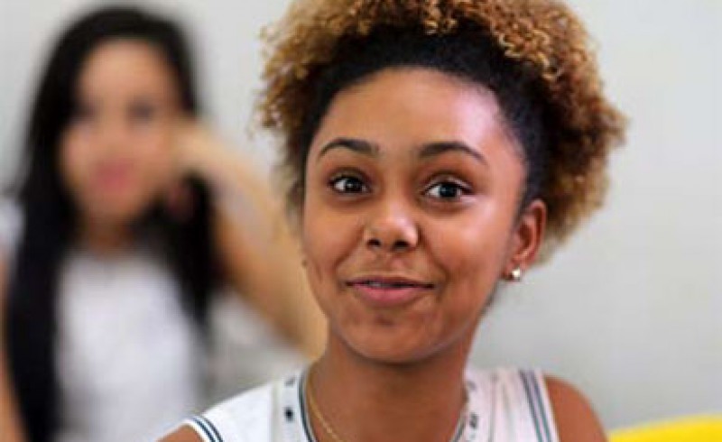 Suellen, a girl of the project Uere in Rio de Janeiro